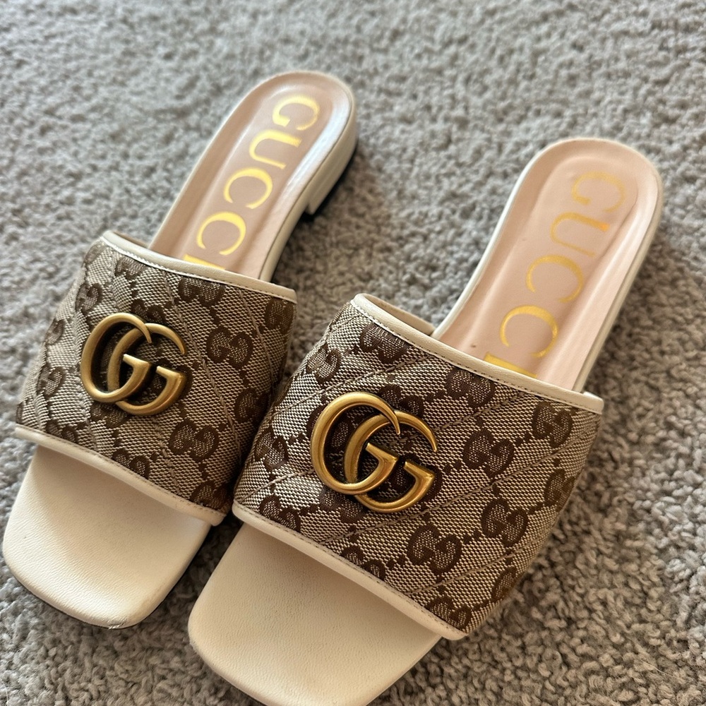 Gucci Women's Brown and Cream Logo Mules